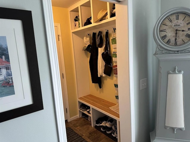 342 E Chapel Royal Dr, Verona, WI 53593 - view of mudroom