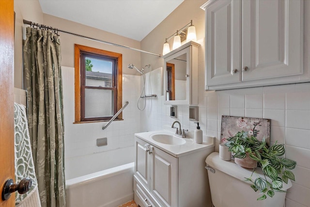 7838 N Sherman Blvd, Brown Deer, WI 53209 - full bath featuring shower / bathtub combination with curtain, vanity, decorative backsplash, and tile walls