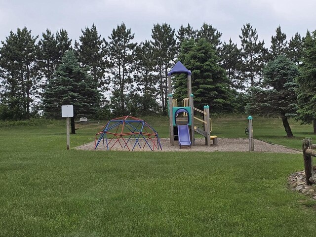 W5834 Waterstone Ln, New Lisbon, WI 53950