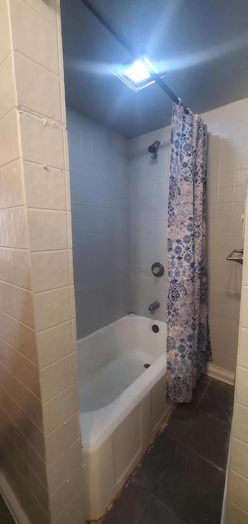 1535 W Lincoln Ave, Milwaukee, WI 53215 - bathroom featuring tile patterned flooring and shower / bathtub combination with curtain