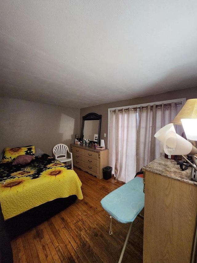 1535 W Lincoln Ave, Milwaukee, WI 53215 - bedroom featuring hardwood / wood-style flooring