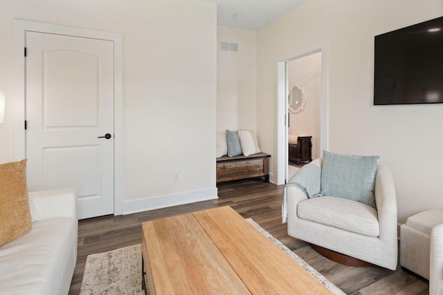 1386 Overlook Cir, Hartland, WI 53029 - living area featuring wood finished floors