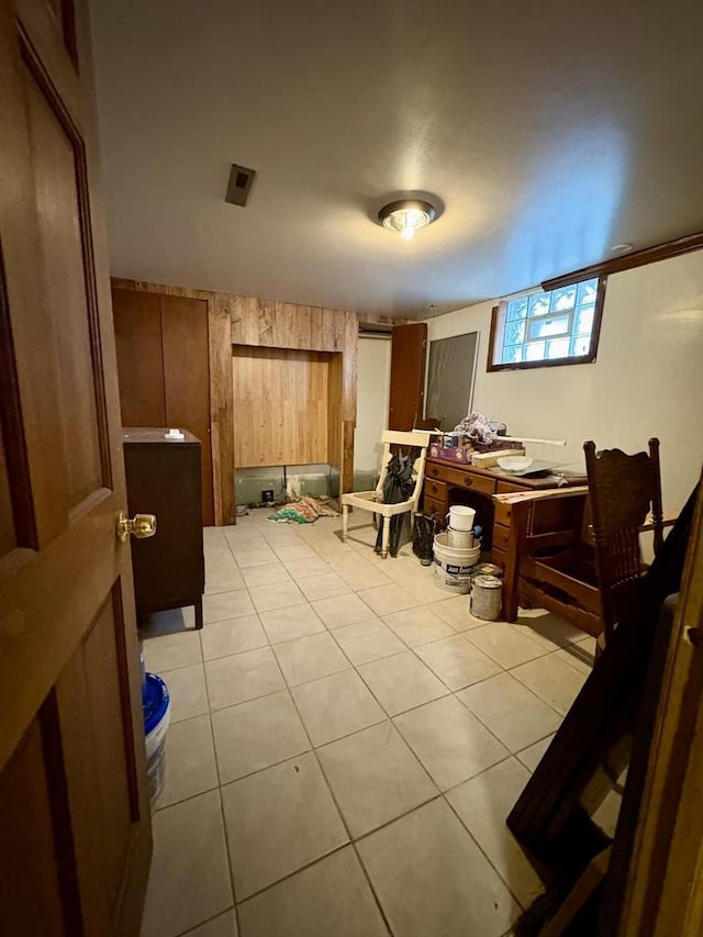 4110 N 7th St, Milwaukee, WI 53209 - home office with light tile patterned floors