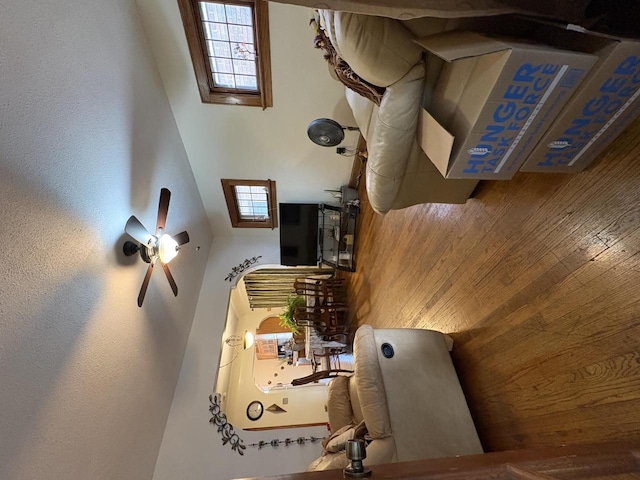 4110 N 7th St, Milwaukee, WI 53209 - view of living area