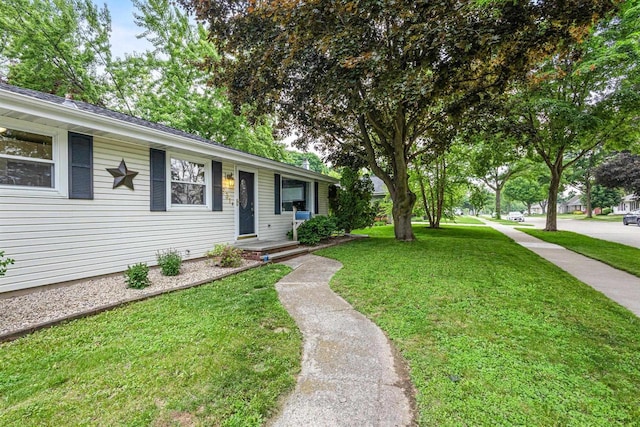 931 W Lindbergh St, Appleton, WI 54914 - single story home featuring a front yard