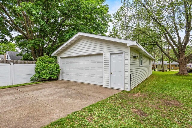 931 W Lindbergh St, Appleton, WI 54914 - view of detached garage