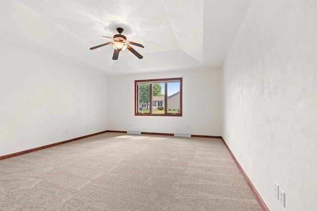 52 Penbrook Cir Unit 47, Appleton, WI 54911 - carpeted empty room featuring a tray ceiling and ceiling fan