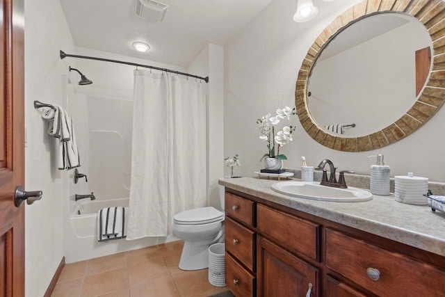 52 Penbrook Cir Unit 47, Appleton, WI 54911 - bathroom with vanity, tile patterned flooring, and shower / tub combo