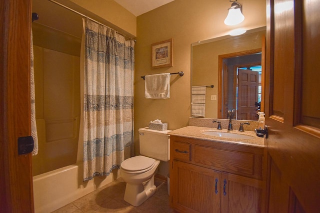 1135 W Walworth Ave, Whitewater, WI 53190 - full bath featuring tile patterned flooring, vanity, and shower / bath combo