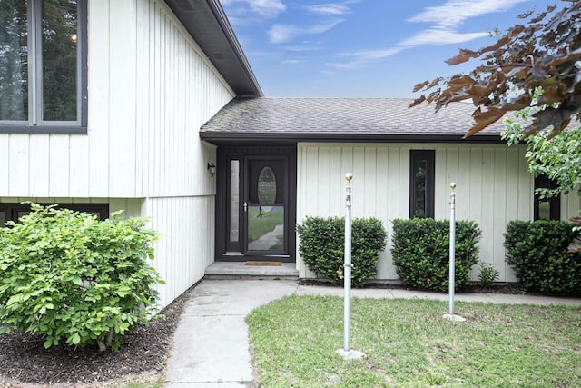 N9695 Willard Rd, Berlin, WI 54923 - entrance to property featuring a shingled roof