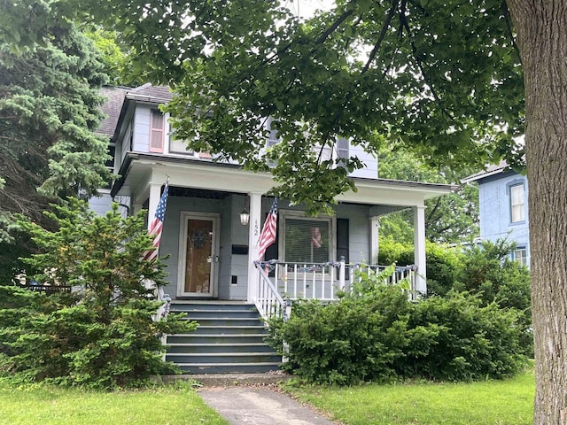 152 Hoyt St, Fond Du Lac, WI 54935 - view of front of property featuring covered porch