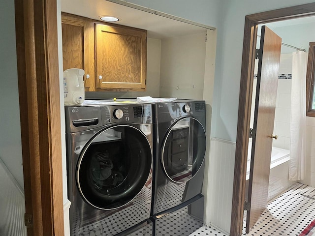 152 Hoyt St, Fond Du Lac, WI 54935 - laundry area featuring cabinet space and independent washer and dryer