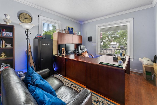 152 Hoyt St, Fond Du Lac, WI 54935 - office space featuring ornamental molding and dark wood finished floors