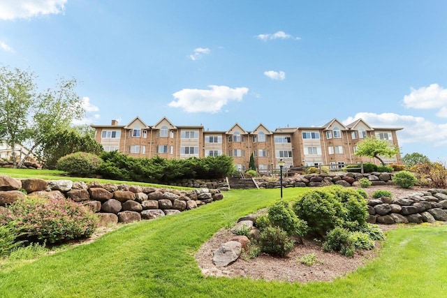 1610 Wheeler Rd Unit 2C, Madison, WI 53704 - surrounding community featuring a yard