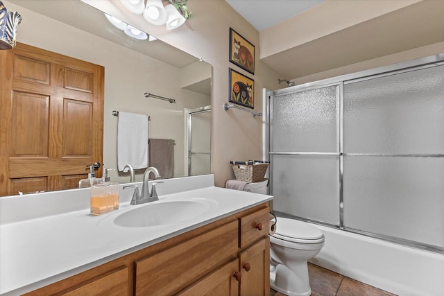 110 Chestnut Way, North Prairie, WI 53153 - full bath with vanity and bath / shower combo with glass door