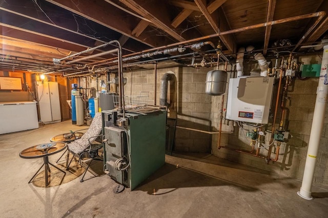 8420 Southview Dr, Crandon, WI 54520 - utilities featuring a heating unit and tankless water heater