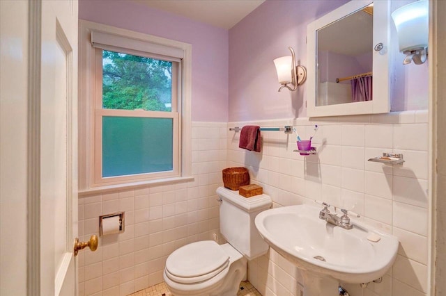 818 Ottawa Trl, Madison, WI 53711 - bathroom with tile walls and wainscoting