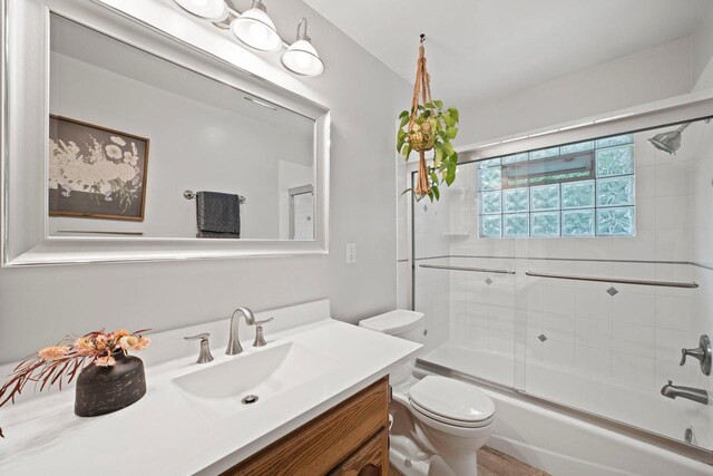 N91W17752 Saint Regis Dr, Menomonee Falls, WI 53051