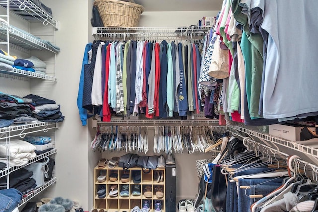 3259 Emmertsen Rd, Racine, WI 53406 - view of walk in closet