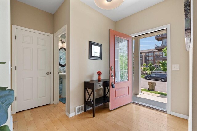 9414 Harvest Moon Ln, Verona, WI 53593 - foyer entrance featuring light wood finished floors and baseboards