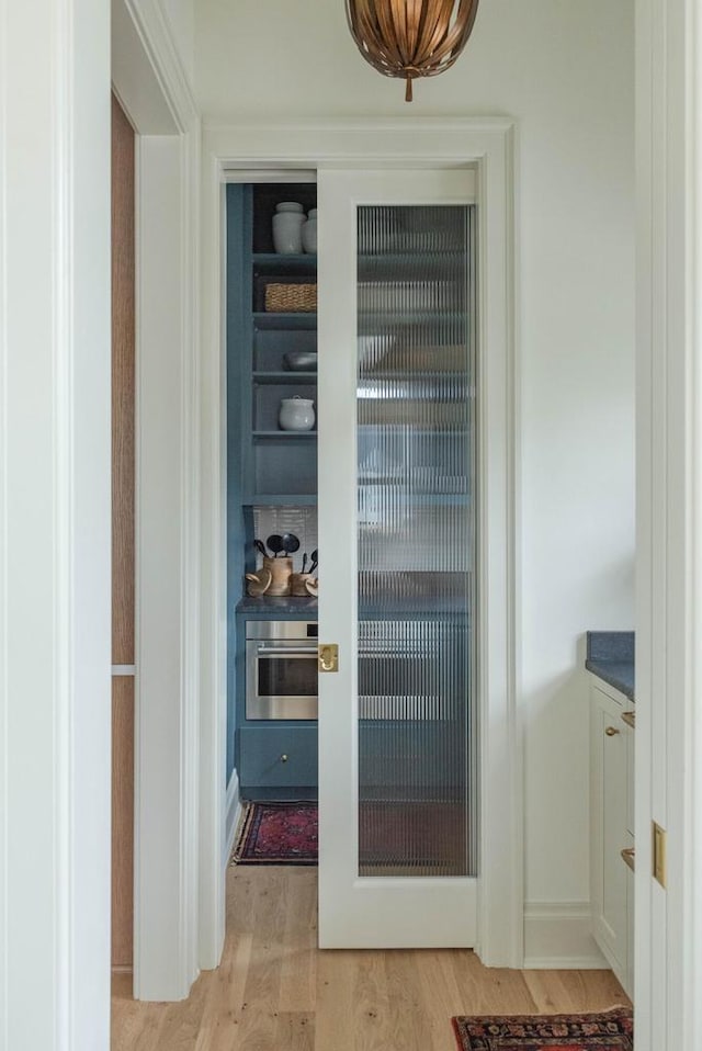 545 Wisconsin Ave, Delafield, WI 53018 - view of pantry