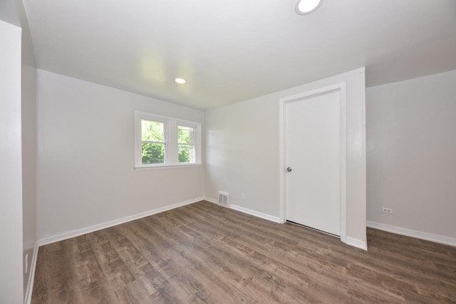 4821 N 58th St, Milwaukee, WI 53218 - unfurnished room featuring wood finished floors and recessed lighting