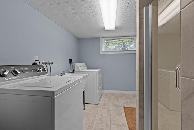 24 Hazelwood Dr, Stevens Point, WI 54481 - laundry area featuring washing machine and dryer