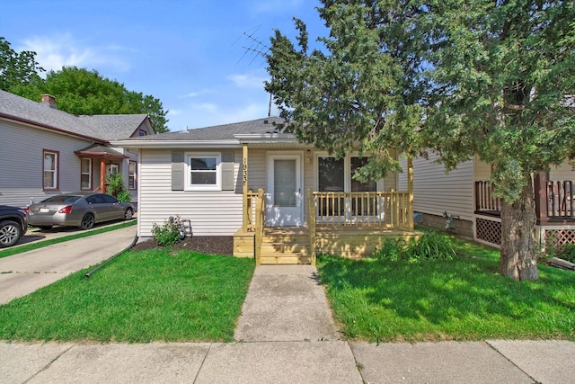 1933 Jay Eye See Ave, Racine, WI 53403 - bungalow-style house with a front lawn