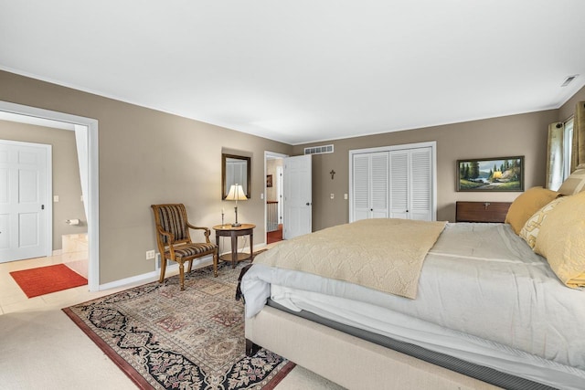 544 Maple Bluff Rd, Stevens Point, WI 54482 - carpeted bedroom featuring a closet and connected bathroom