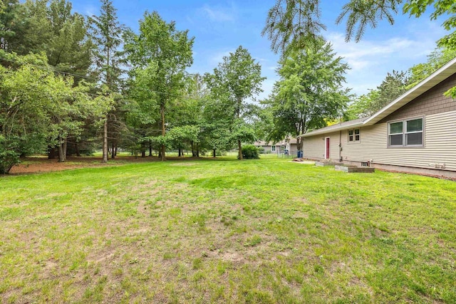 535 Maple Bluff Rd, Stevens Point, WI 54482 - view of grassy yard
