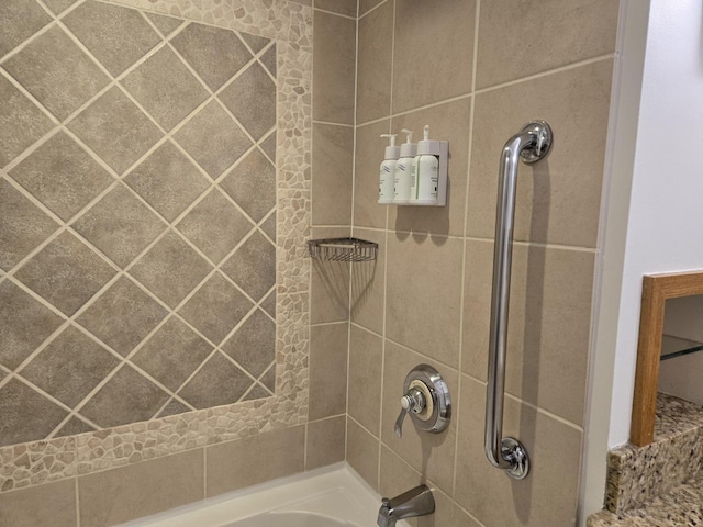 2400 E Geneva St Unit 1818, Delavan, WI 53115 - full bath featuring bathtub / shower combination