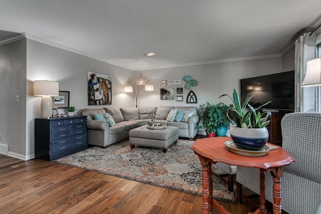 1801 N Mc Intosh Dr, Appleton, WI 54914 - living area with wood finished floors, crown molding, and recessed lighting