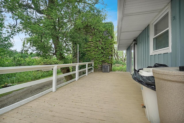 3933 Lovers Ln Unit 3935, 3937, 3939, 39, Slinger, WI 53086 - view of deck