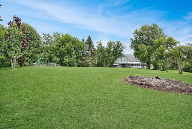 3933 Lovers Ln Unit 3935, 3937, 3939, 39, Slinger, WI 53086 - view of green lawn