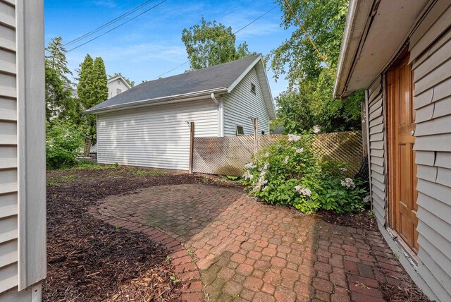 210 S Summit St, Appleton, WI 54914 - view of patio / terrace