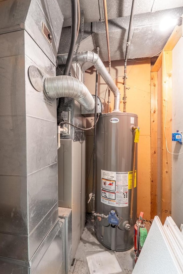 1705 Stark St, Wausau, WI 54403 - utility room featuring water heater