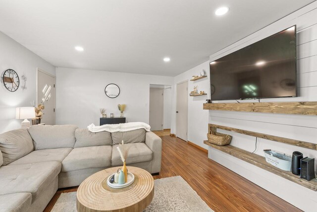 551 Market Ave, Port Edwards, WI 54469 - living room with wood finished floors and recessed lighting