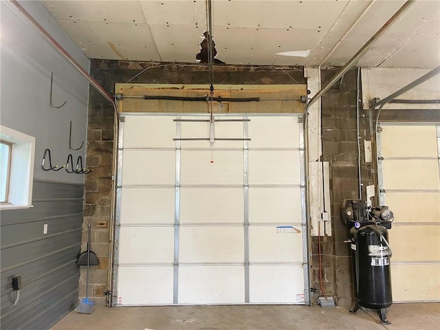 628 W Cedar St, Chippewa Falls, WI 54729 - view of garage