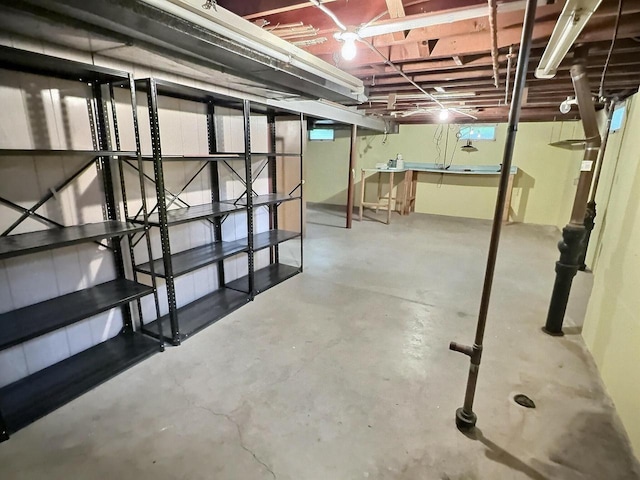525 Pembrook Ct, Neenah, WI 54956 - view of unfinished below grade area