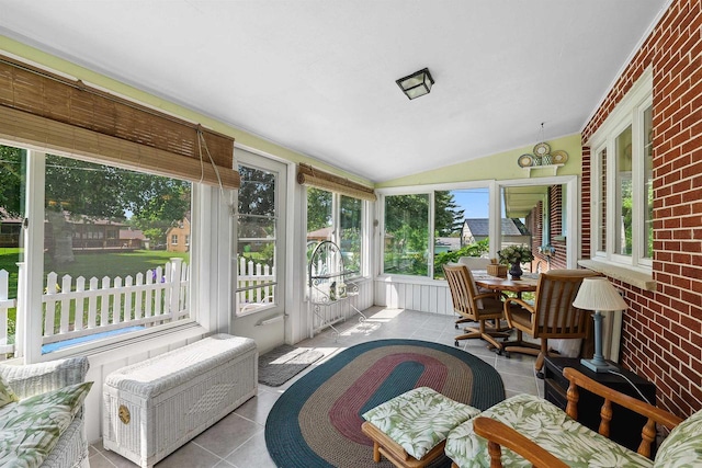 435 S Main St, Markesan, WI 53946 - sunroom / solarium featuring vaulted ceiling