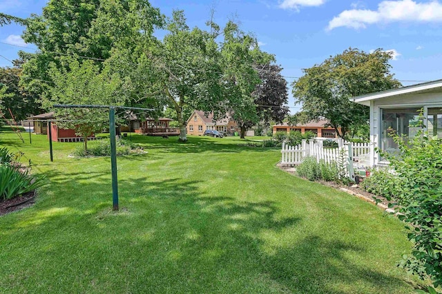 435 S Main St, Markesan, WI 53946 - view of yard