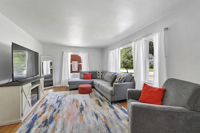 1007 14th Ave, Green Bay, WI 54304 - living room with wood finished floors and baseboards