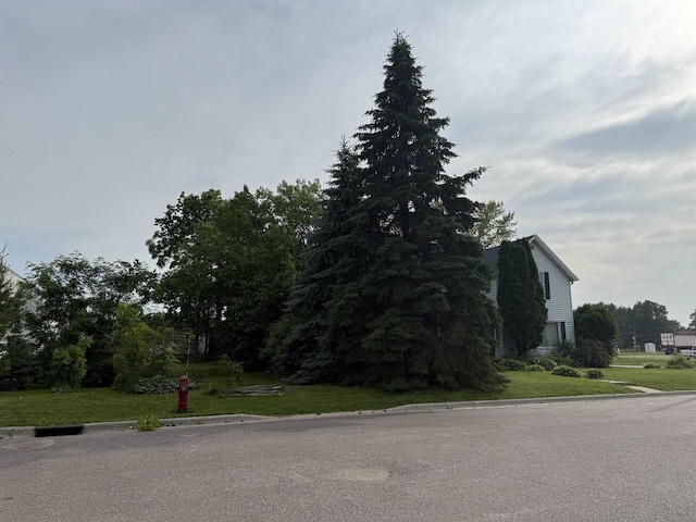 404 Prairie St, Mauston, WI 53948 - view of asphalt street with curbs