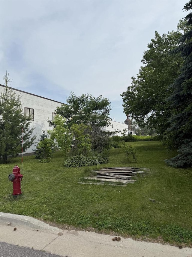 404 Prairie St, Mauston, WI 53948 - view of green lawn
