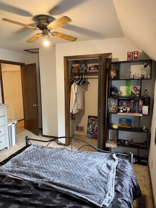 404 Prairie St, Mauston, WI 53948 - carpeted bedroom with ceiling fan and a closet