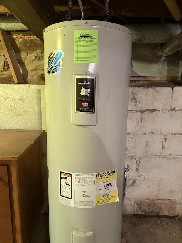 404 Prairie St, Mauston, WI 53948 - utility room with water heater