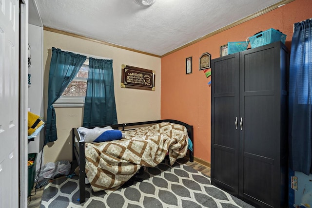 3416 S 66th St, Milwaukee, WI 53219 - bedroom featuring crown molding and a textured ceiling