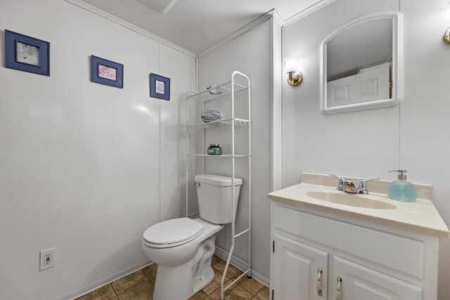 4410 N 107th St, Milwaukee, WI 53225 - bathroom featuring vanity, crown molding, and tile patterned flooring