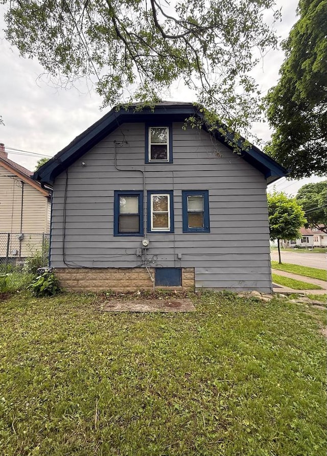 4668 N 29th St, Milwaukee, WI 53209 - view of side of property