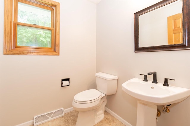 N2559 Pleasant View Ln, Waupaca, WI 54981 - half bath with baseboards and toilet